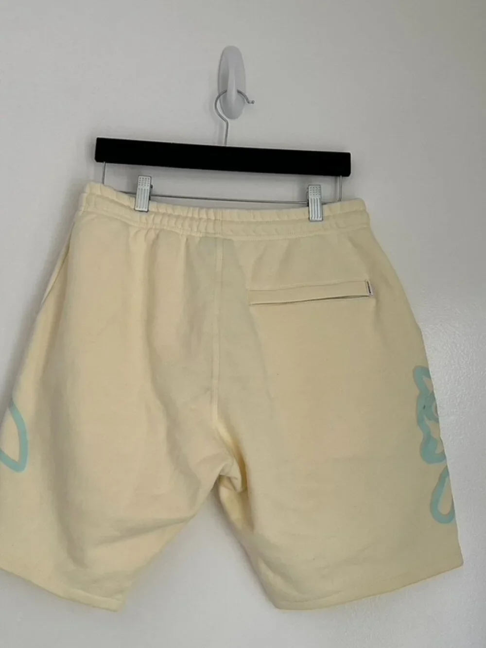 Ice Cream Cherry Shorts Cloud Cream Size M NEW